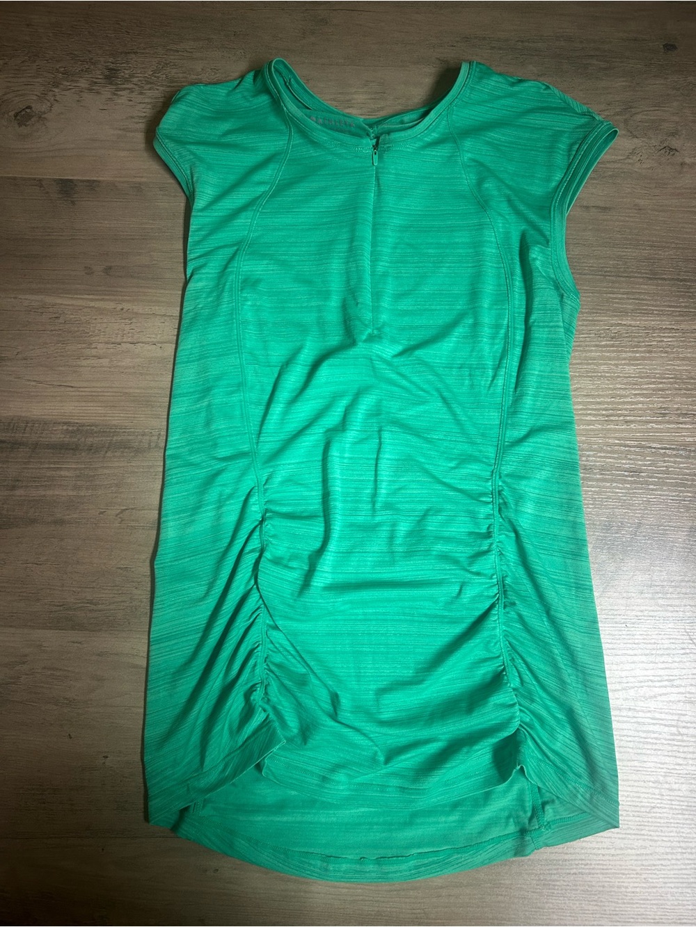 Athleta Green Ruched Cap Sleeve Performance Tee